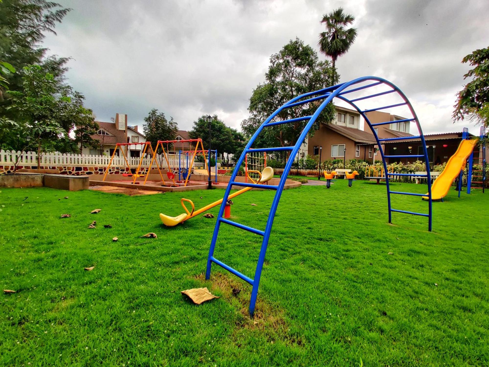 Pushpam Sanskruti Resort Karjat - A Pure Veg Resort Dhamni Esterno foto