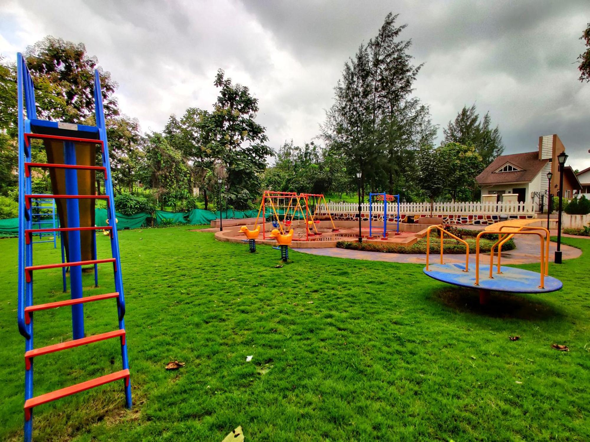 Pushpam Sanskruti Resort Karjat - A Pure Veg Resort Dhamni Esterno foto