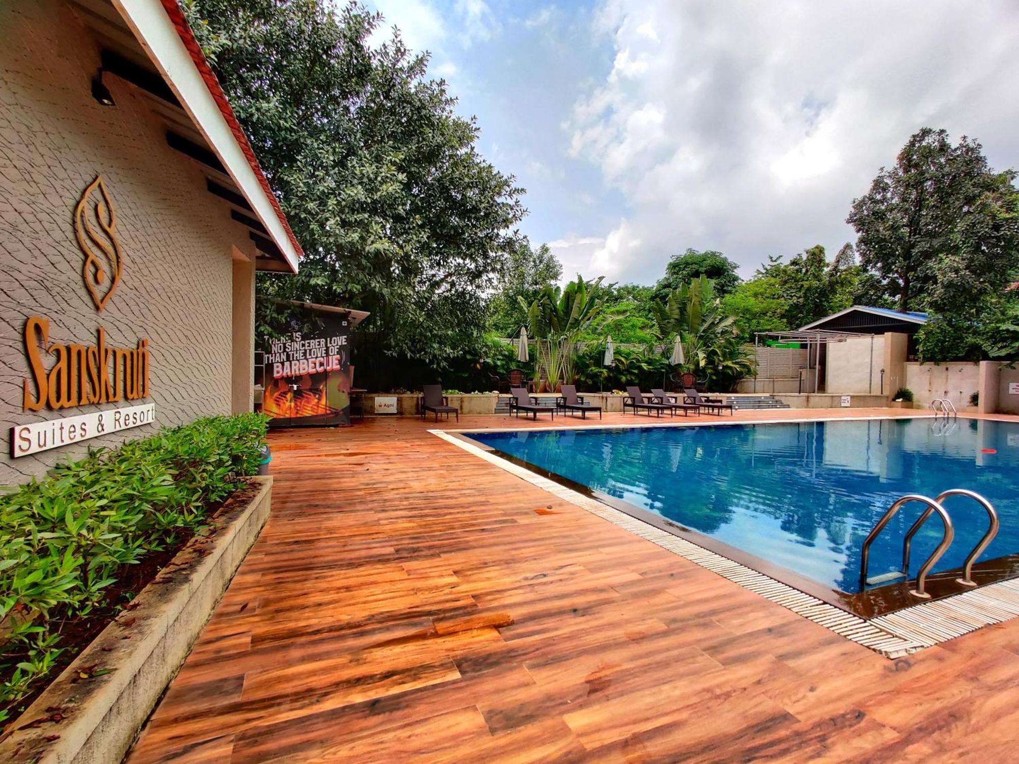 Pushpam Sanskruti Resort Karjat - A Pure Veg Resort Dhamni Esterno foto