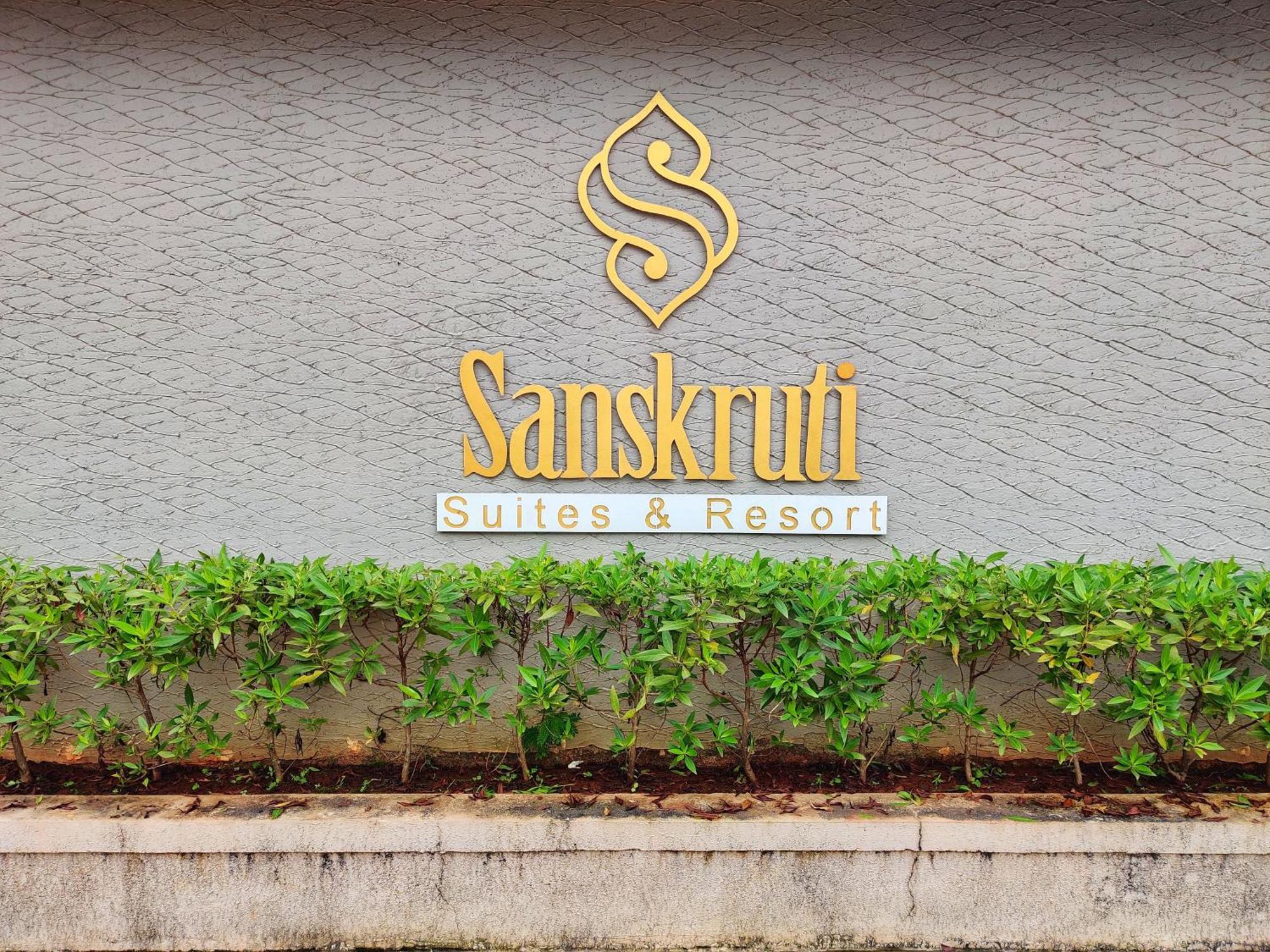 Pushpam Sanskruti Resort Karjat - A Pure Veg Resort Dhamni Esterno foto