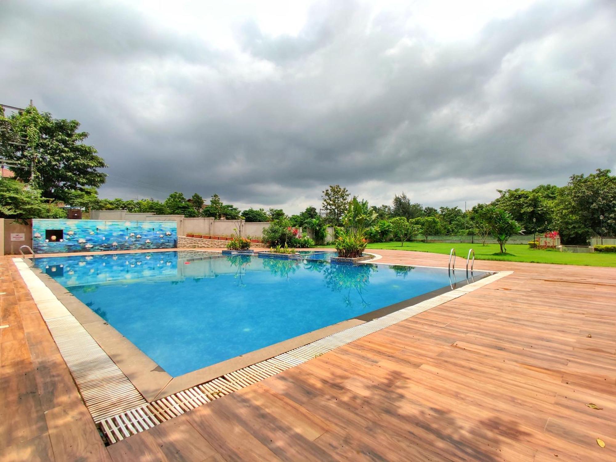 Pushpam Sanskruti Resort Karjat - A Pure Veg Resort Dhamni Esterno foto